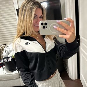 Nike Black & White cropped zip up jacket